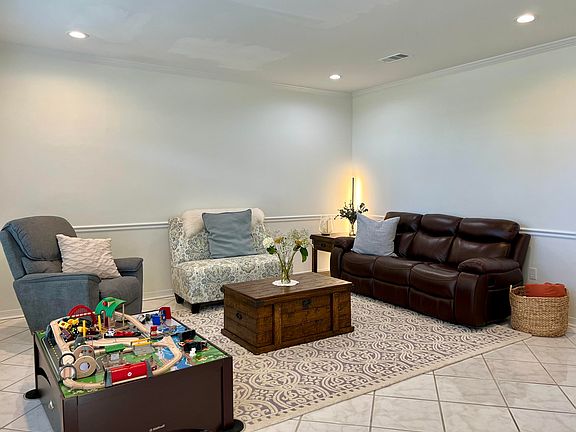 4th image of 159 Baywind Dr
