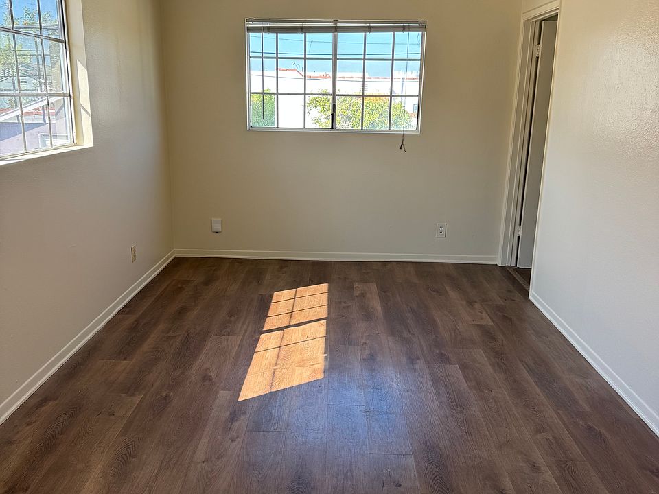 2nd image of 1048 W 18th St APT A