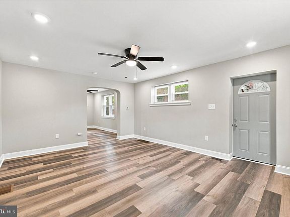 4th image of 204 E Marshall Rd