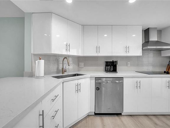 4th image of 1200 SW 12th St APT 315