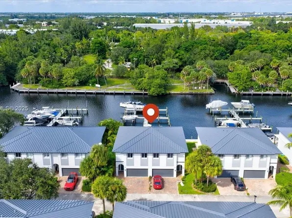 2726 Treasure Cove Cir, Fort Lauderdale, FL 33312