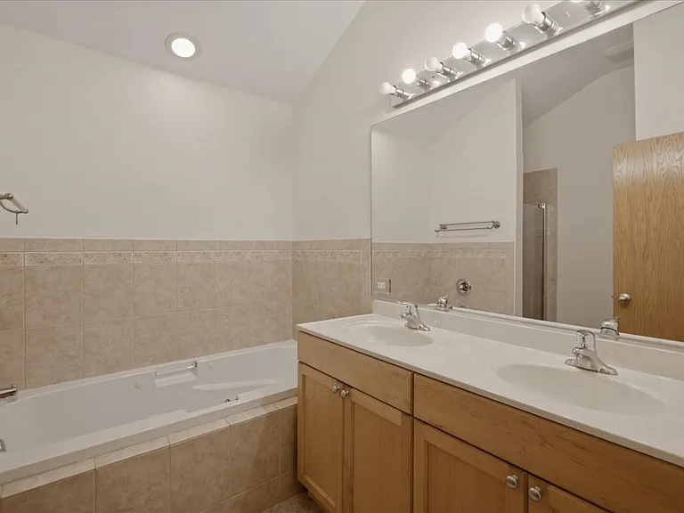 2911 S Farrell St — Photo 9