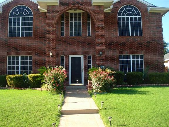 2nd image of 2405 Buckeye Dr