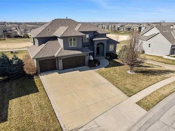 3rd image of 7004 Belmont Dr