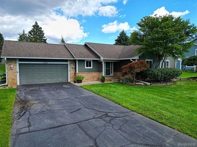 1640 High Pointe Dr, Commerce Township, MI, 48390