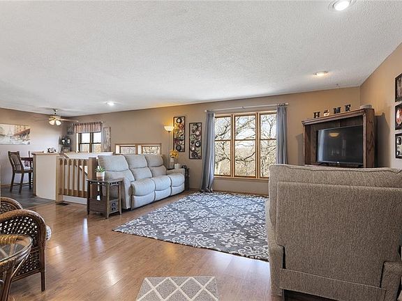 4th image of 2040 Lincoln Ln