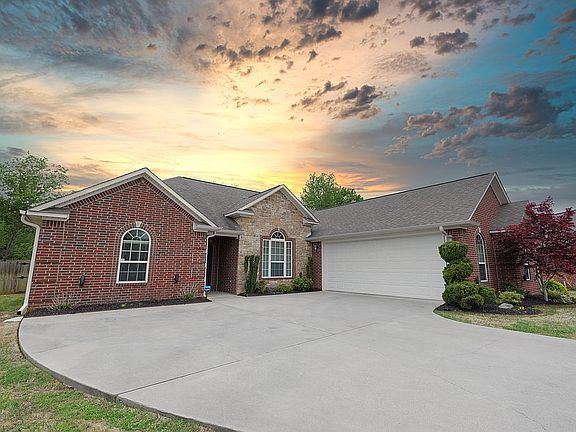 2nd image of 12 Bridlewood Dr