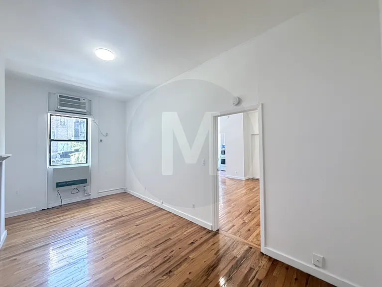 261 W 29th St #2 — Photo 7