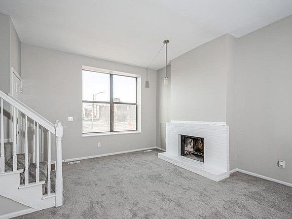 2nd image of 1524 Deer St