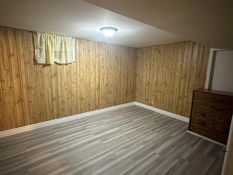 27 Kells Ave #BASEMENT — Photo 7