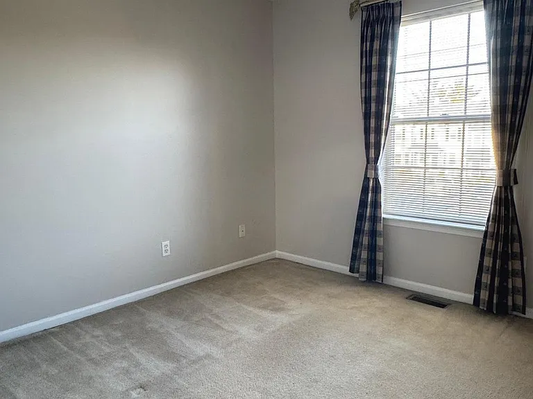 30 Amesbury Ct — Photo 20