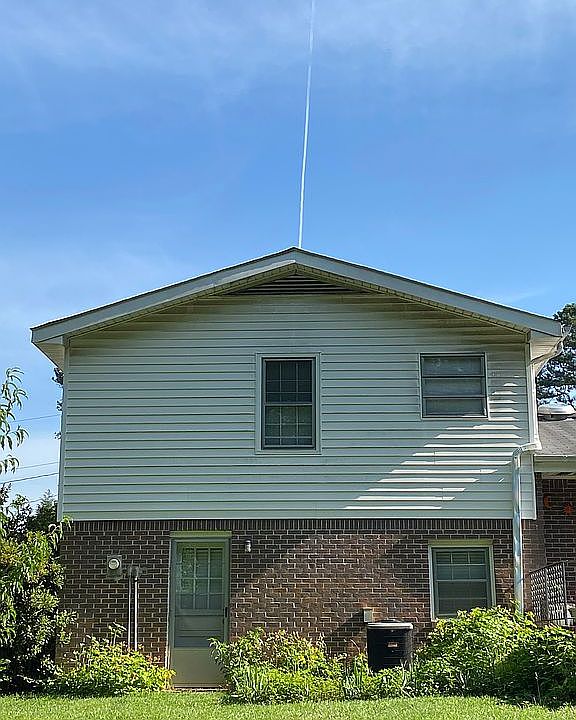 1st image of 94 Huntwood Dr SE