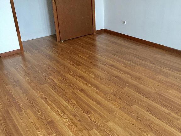 5th image of 3117 Elm St APT 3N