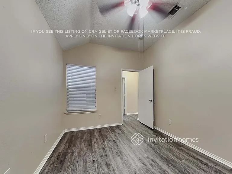 6736 Driffield Cir E — Photo 12