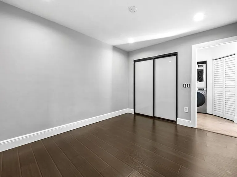 11110 SW 9th Pl — Photo 8