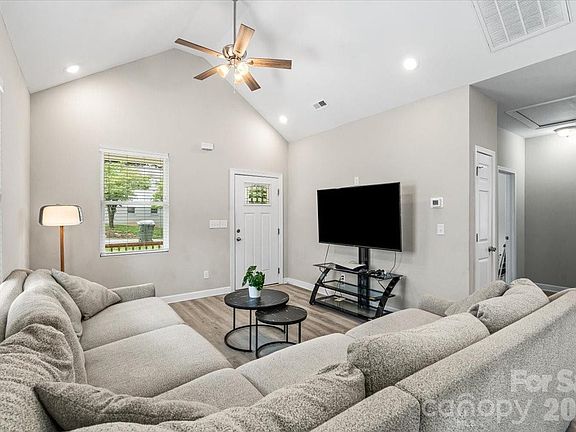 3rd image of 902 4th St