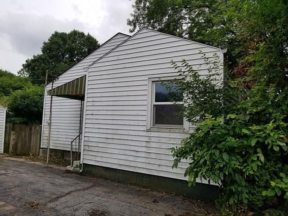 4th image of 6843 Hillside Ave