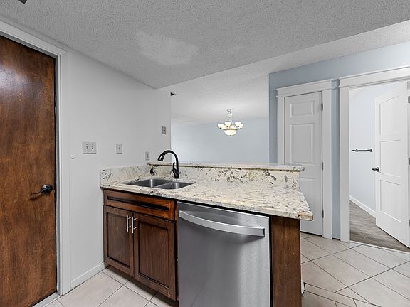 5th image of 12 Viking Dr NW APT E