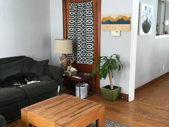 Second entrance in family room