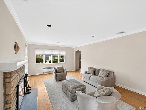 4th image of 24 Allen Road