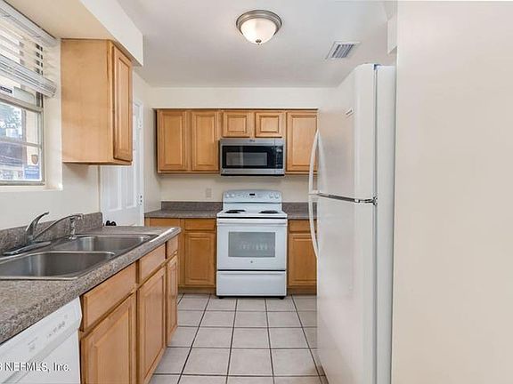 5th image of 1735 El Camino Rd #1-5