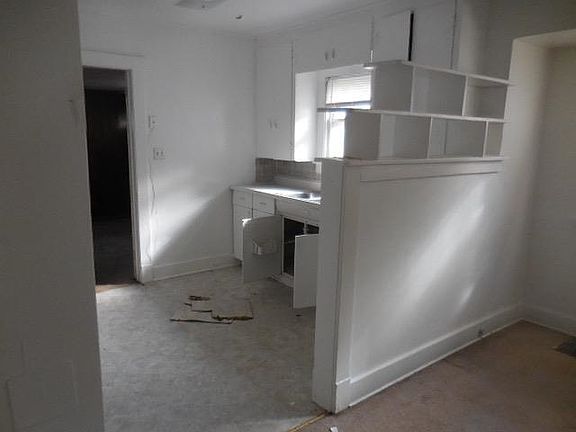 3rd image of 2027 Hardesty Ave