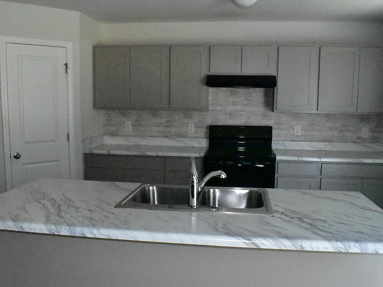 143 Maple Tree Ln — Photo 2