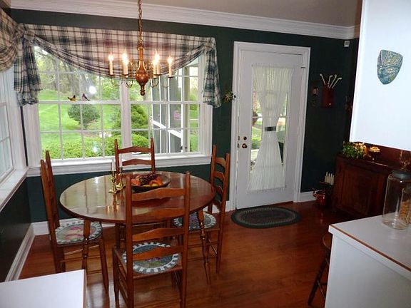 5th image of 500 Thorngate Pl