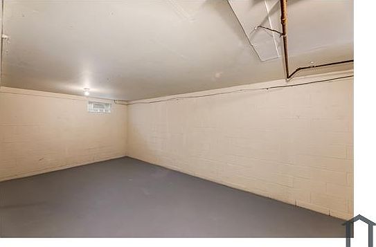 4th image of 1081 Cumberland Dr #2