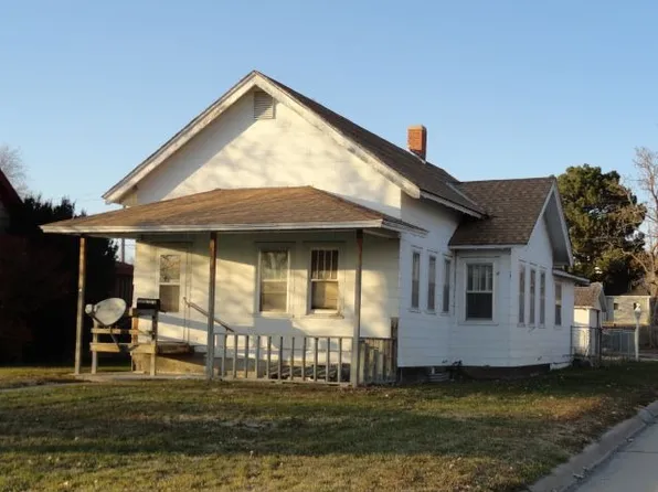 822 17th St, Gothenburg, NE 69138
