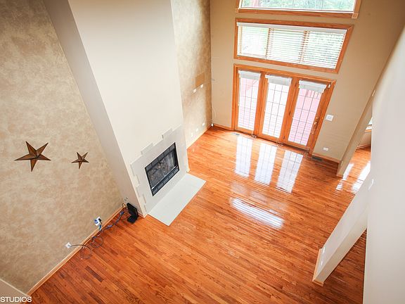 5th image of 16819 Crystal Ct