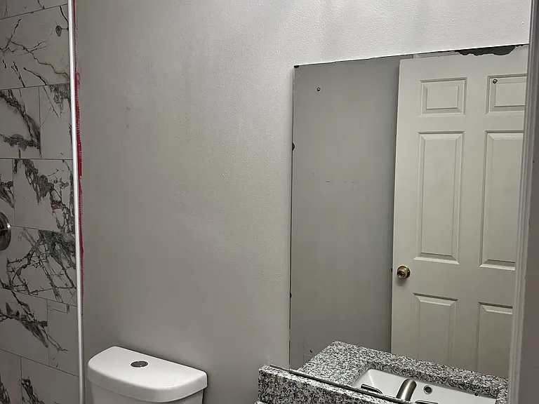 417 Patrick Henry Ct #1 — Photo 20