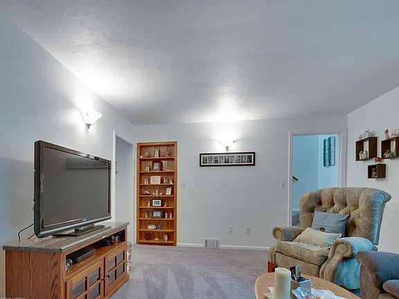 5th image of 150 Newell St