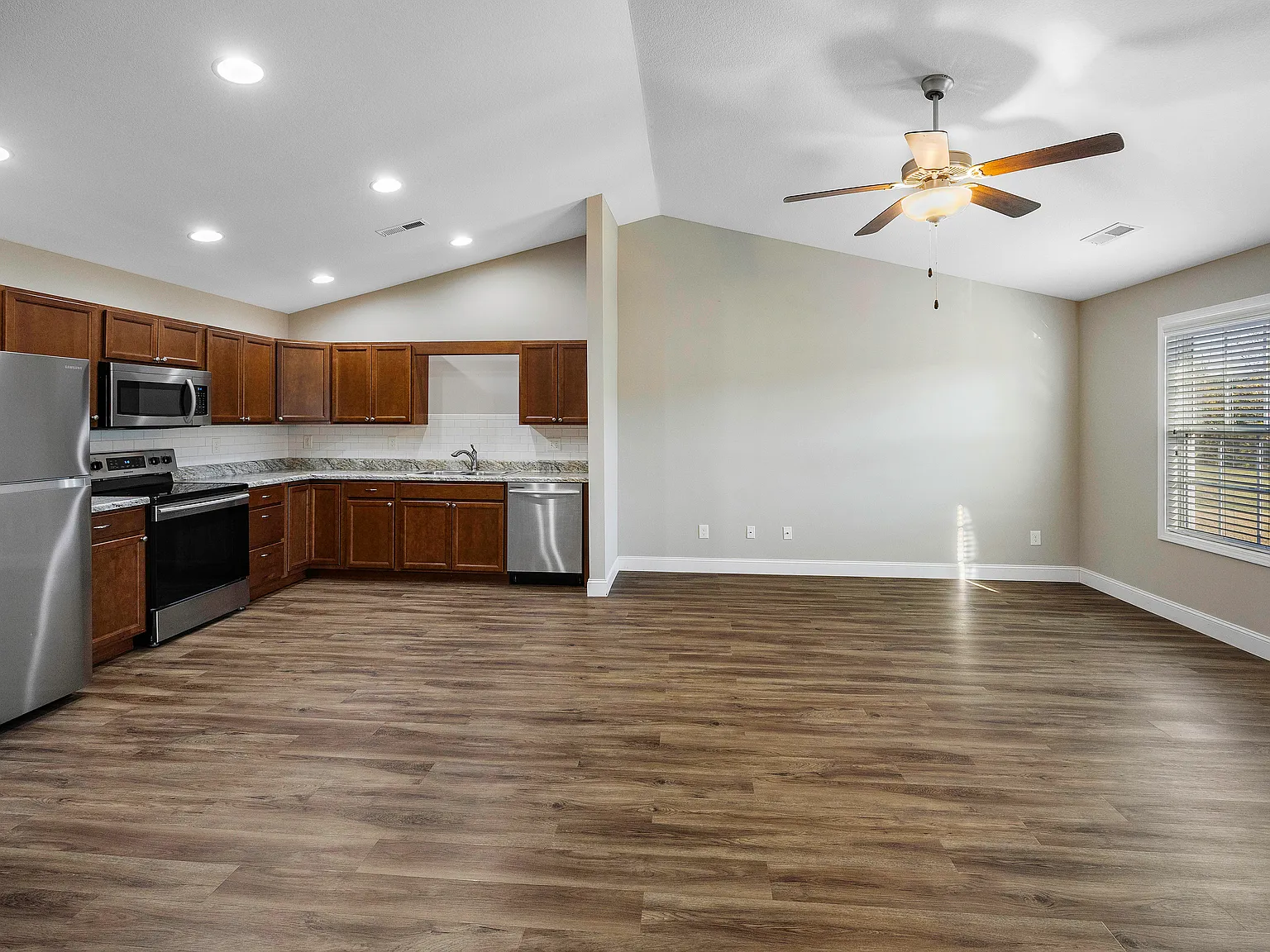 5352 Dover Springs Way — Photo 3