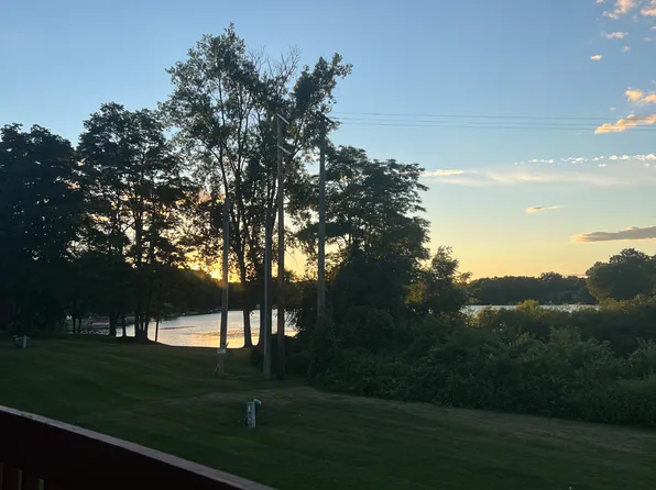 7171 Bluewater Dr, Clarkston, MI 48348