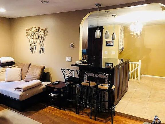 5th image of 2035 E 57th St #106E