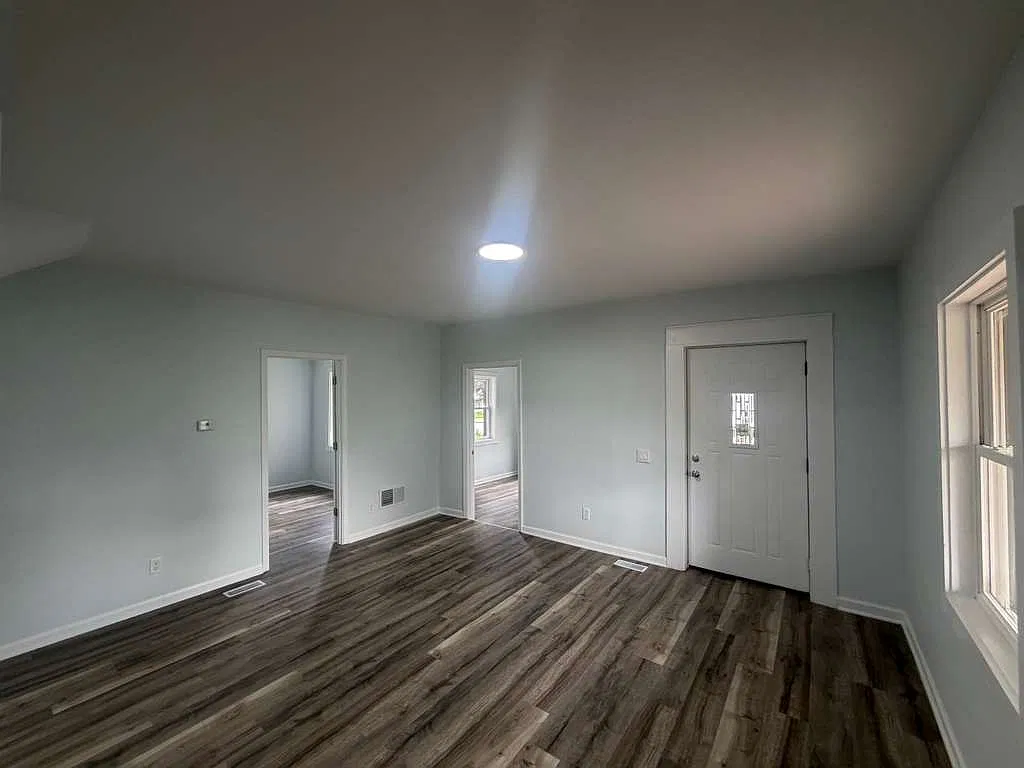 5 bed, 1757 sqft, $2,000 — Photo 4