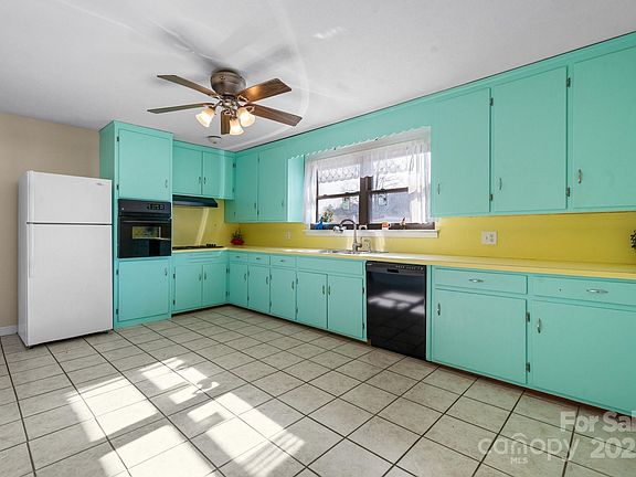 5th image of 2546 Holly Hills Ave