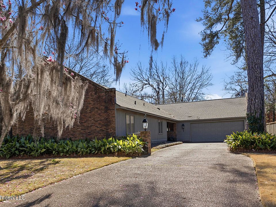 1st image of 18 Moss Forest Cir