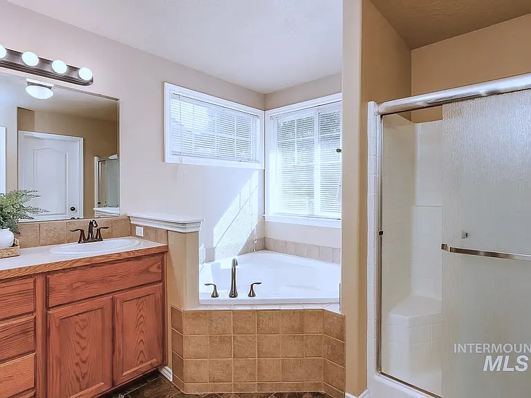 5729 S Moreya Ave — Photo 20
