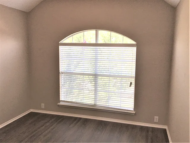 304 Double Oak Ln — Photo 14