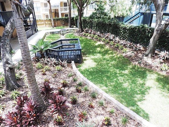 4th image of 3015 W Santiago St APT 2