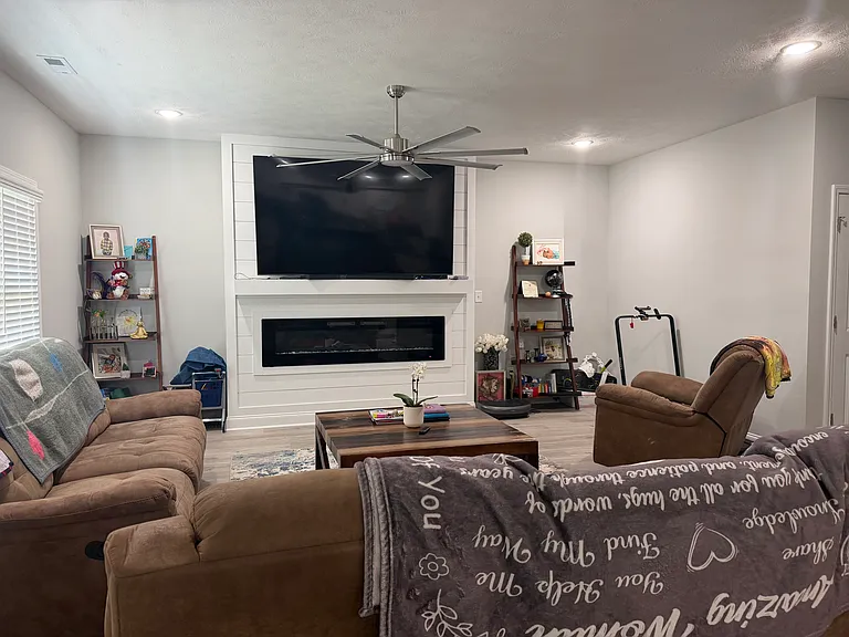 331 Lofton Dr — Photo 6