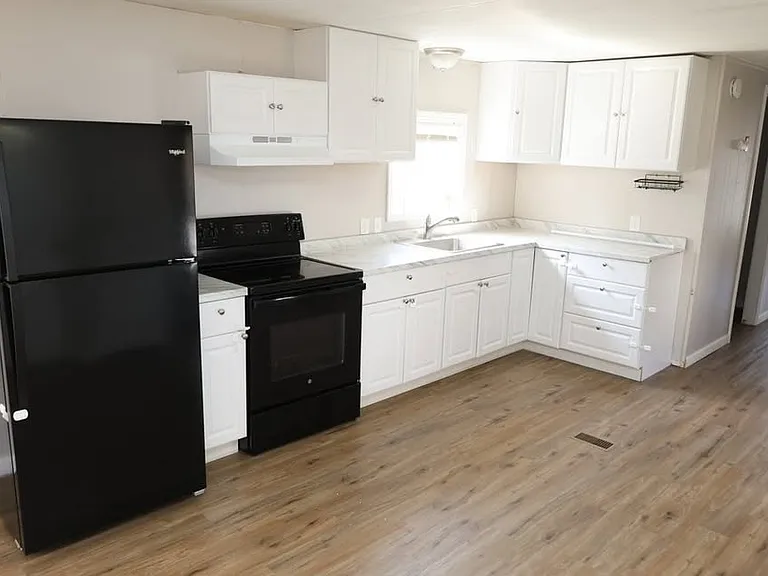 9 Murphy Ln — Photo 1