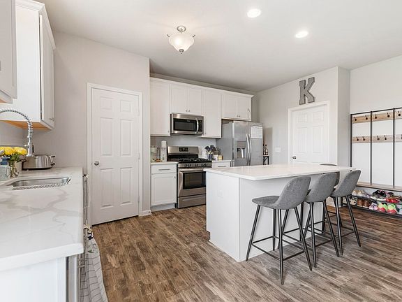 4th image of 2951 Guinness Dr