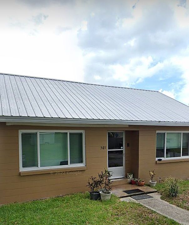 1st image of 501 Vineyard Ln