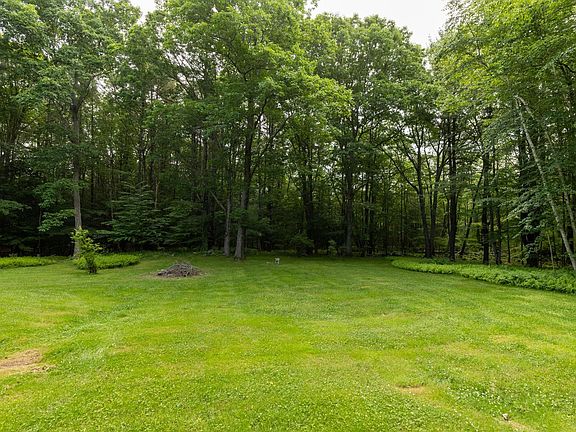 5th image of 35 Oakwood Drive