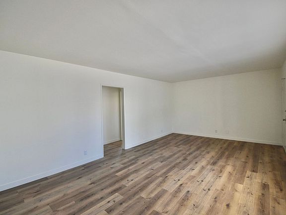 5th image of 4924 Tujunga Ave APT 10