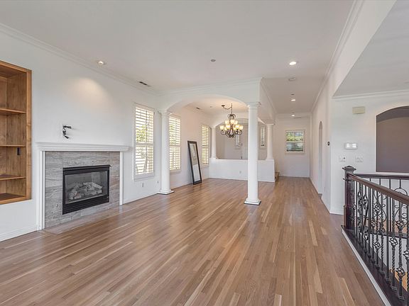 4th image of 8215 Skyline Cir