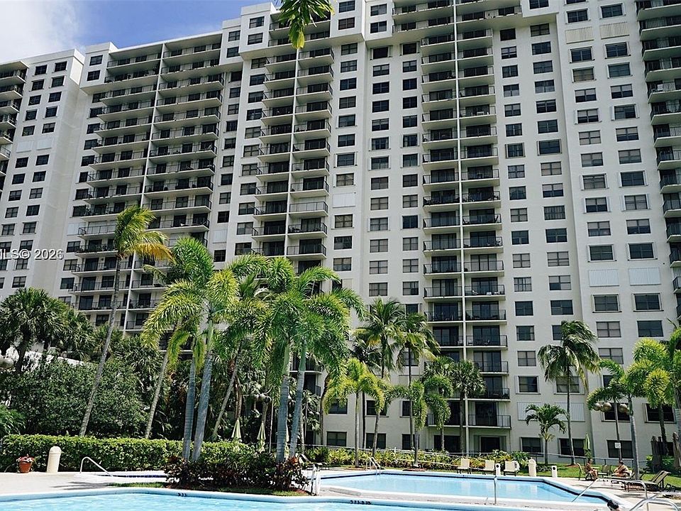 1st image of 18151 NE 31st Ct APT 1912